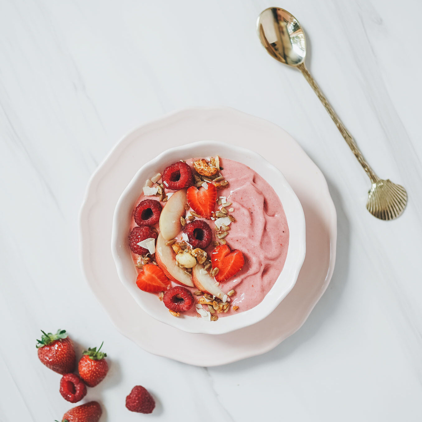 pink-smoothie-bowl- Chloe Ting - Alles in roze